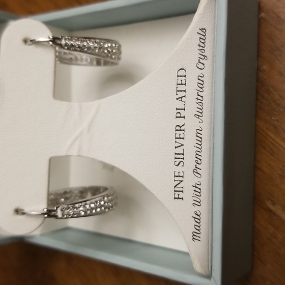 Women's silver plated crystal pierced earrings STOCKING STUFFER - Picture 2 of 6